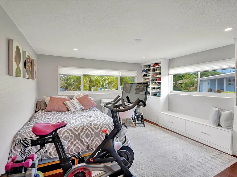 720 NW 29th Ct — Photo 14