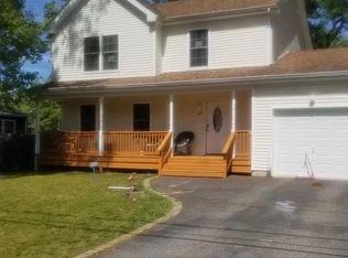 65 Pleasure Ave, Ronkonkoma, NY 11779