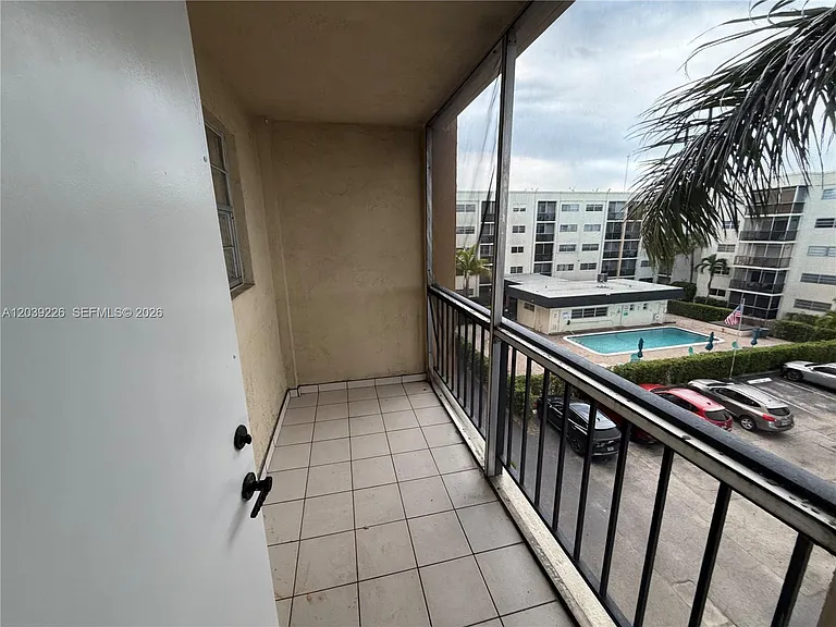 220 SW 9th Ave #402 — Photo 10