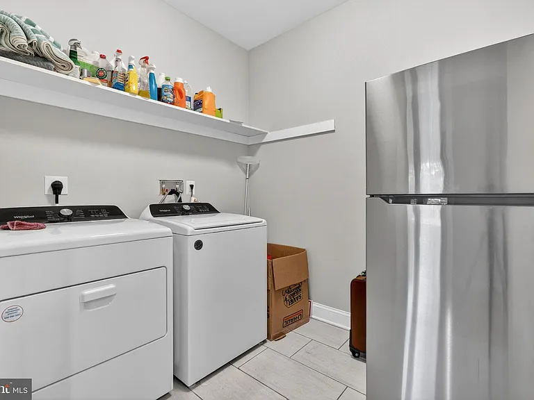 3925 Ashwood Pl — Photo 47