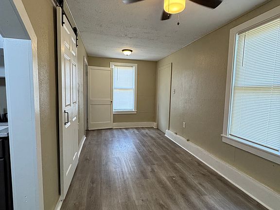 4th image of 305 W Jefferson St