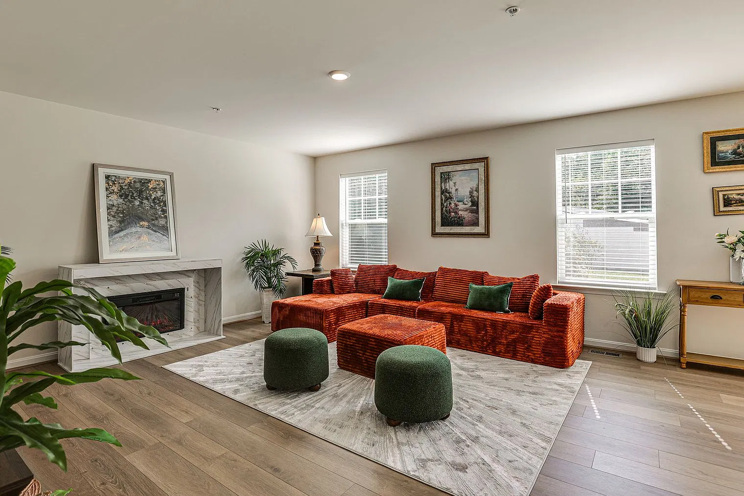 5 bed, 2.0 bath, 3498 sqft, $8,418 — Photo 2
