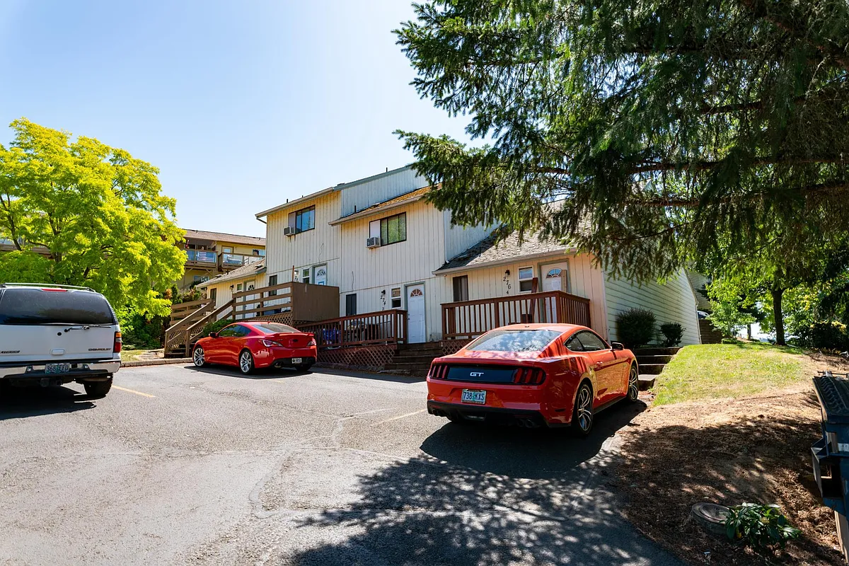 Building Photo - 284 College Dr NW