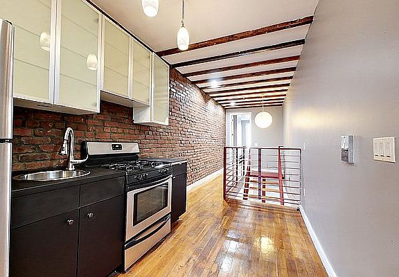 4th image of 1341 Hancock St APT 1L