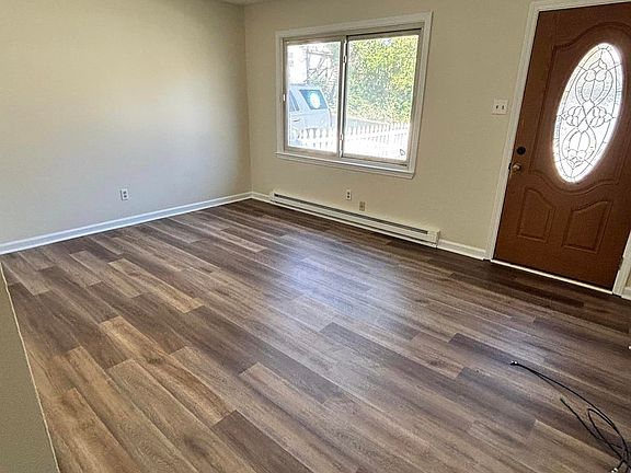 3rd image of 625 Gano St