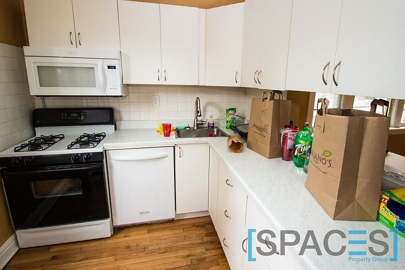 2nd image of 905 W Carmen Ave APT F3