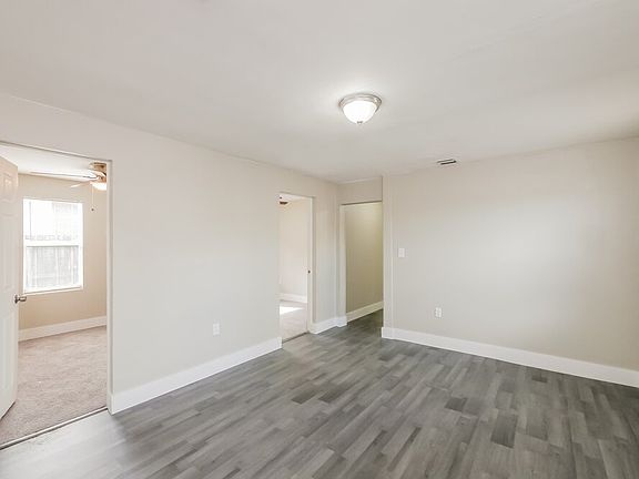 3rd image of 1115 N Andrews Ave