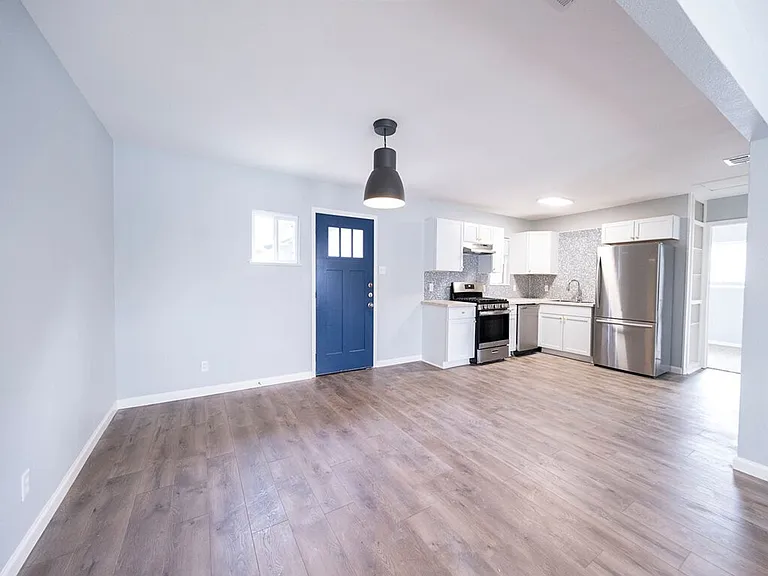 6001 Cameron Rd — Photo 11