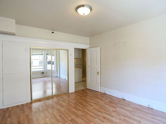 4th image of 427 Stockton St #402