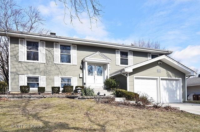 1st image of 23W126 Foxcroft Dr