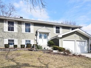 23W126 Foxcroft Dr, Glen Ellyn, IL 60137