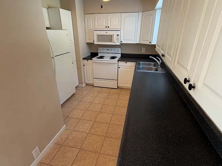 405 Jefferson Blvd — Photo 6