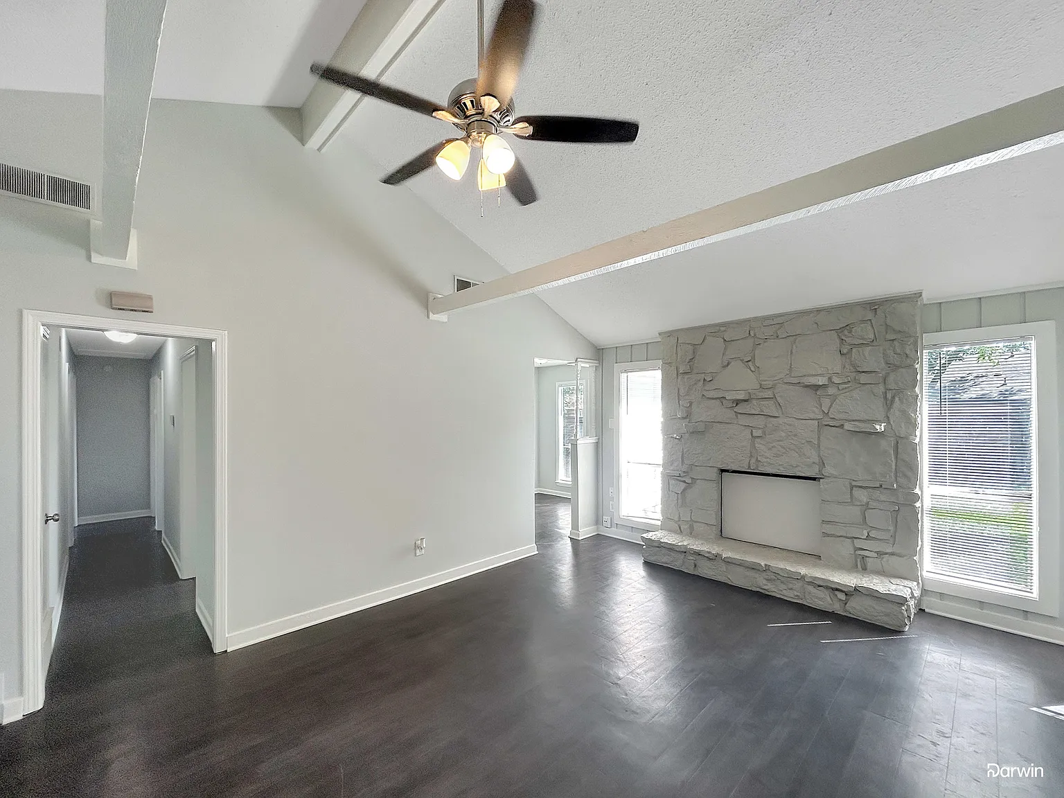 3 bed, 2.0 bath, 1210 sqft, $1,470 — Photo 4