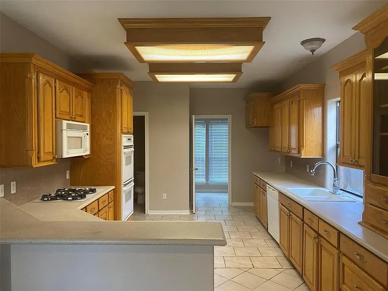 104 Sumac St — Photo 2