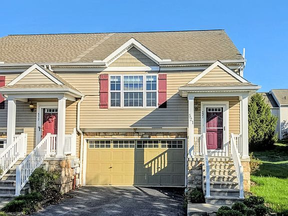 2nd image of 521 Fox Ridge Ln
