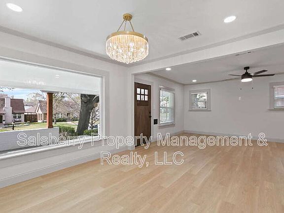 3rd image of 2105 Tremont Ave