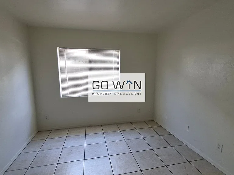 3006 E Granada Rd — Photo 4