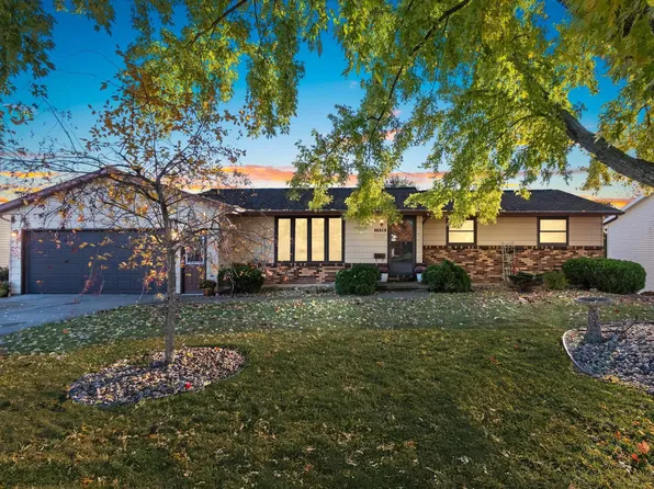 1036 Colle St, Luxemburg, WI 54217