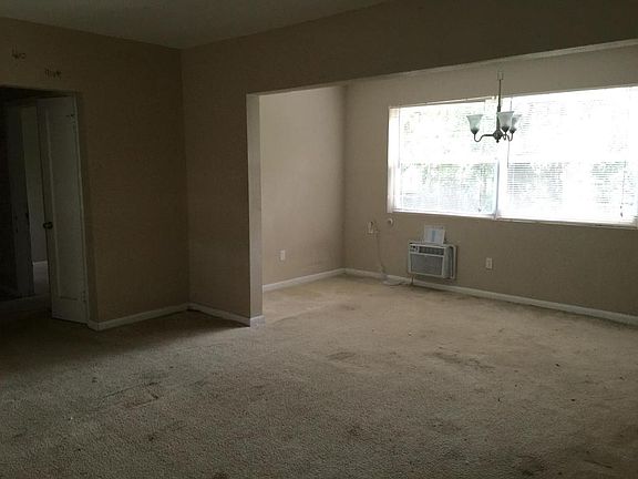 4th image of 361 Carolina Ave