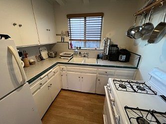 4th image of 4976 Santa Monica Ave
