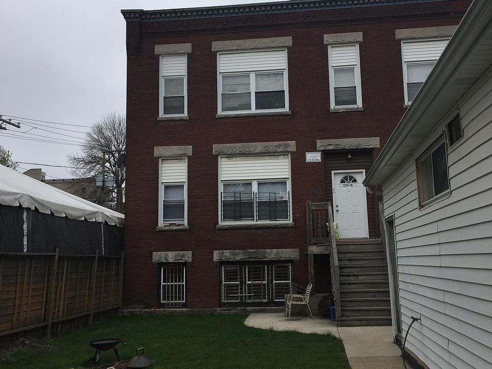 1st image of 2214 N California Ave #1