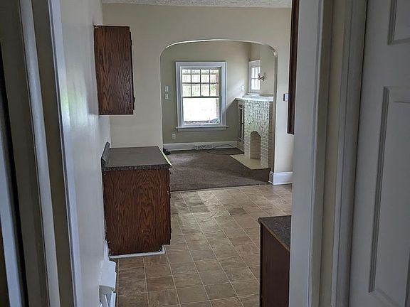 3rd image of 614 Madison Ave #1