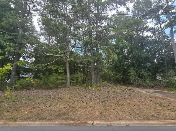 55 Jessica Dr, Hiram, GA 30141