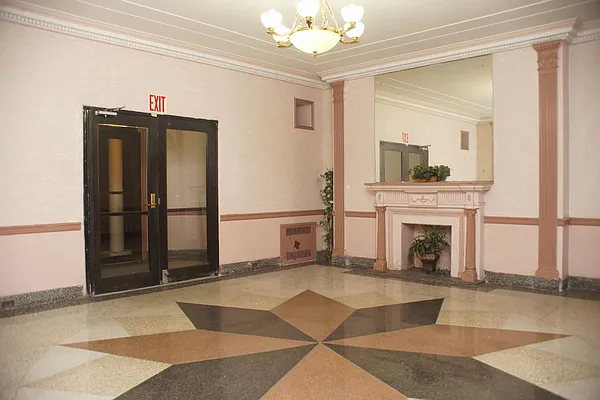 Rented by Norman Raindel, LREB | media 42