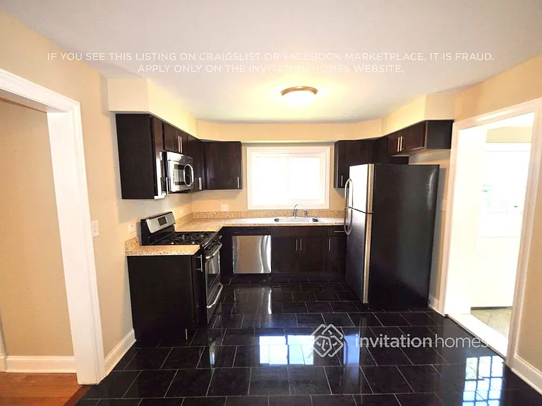 9852 Schiller Blvd — Photo 4