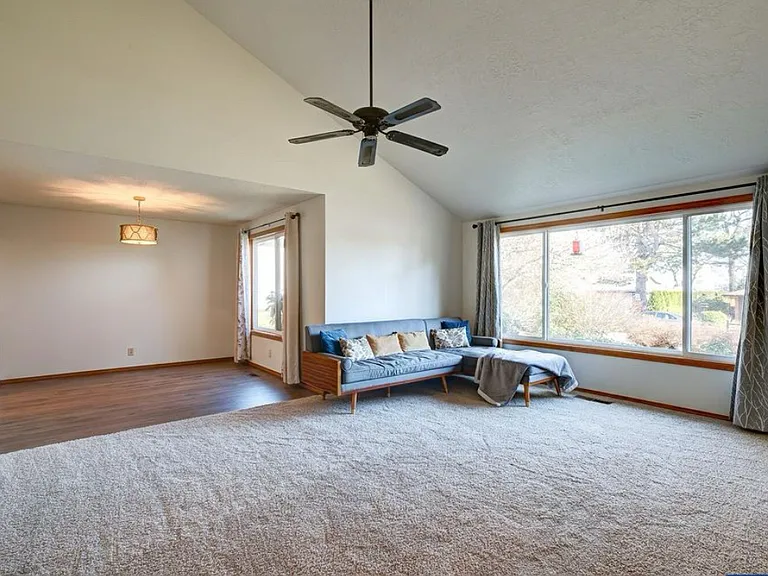 463 Suncrest Ave NW — Photo 7