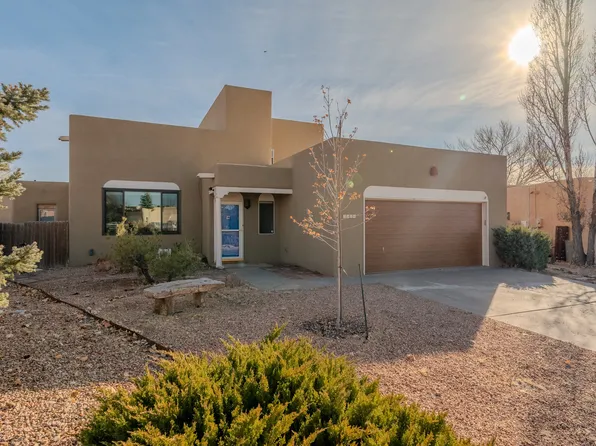 4144 Cheyenne Cir, Santa Fe, NM 87507