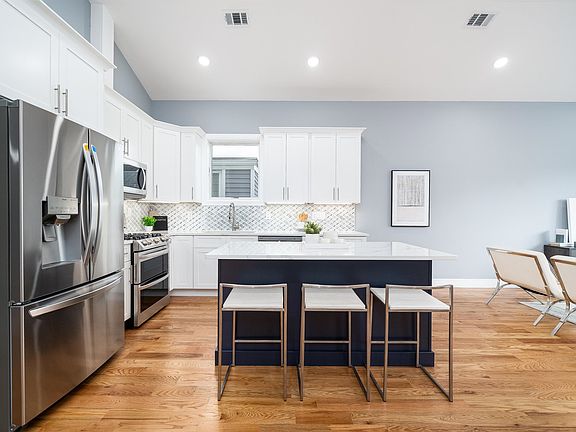 5th image of 106 Oak St #2