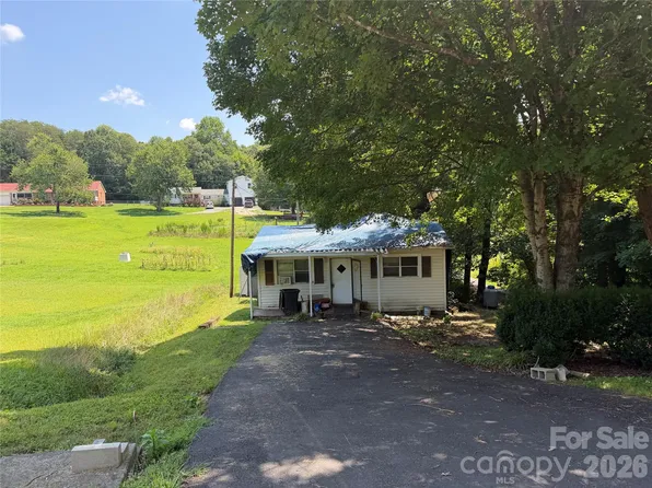 1150 Hardin Rd, Dallas, NC 28034