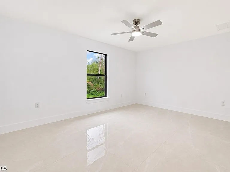 640 Lydia St — Photo 15