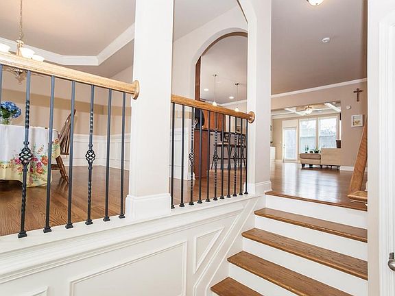 3rd image of 1210 Jardin Ct