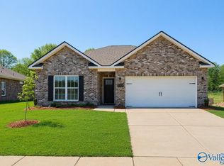148 Heritage Lakes Blvd, New Market, AL 35761