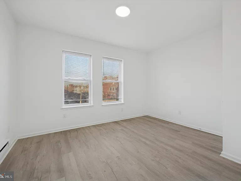 1418 W Erie Ave #2 — Photo 4