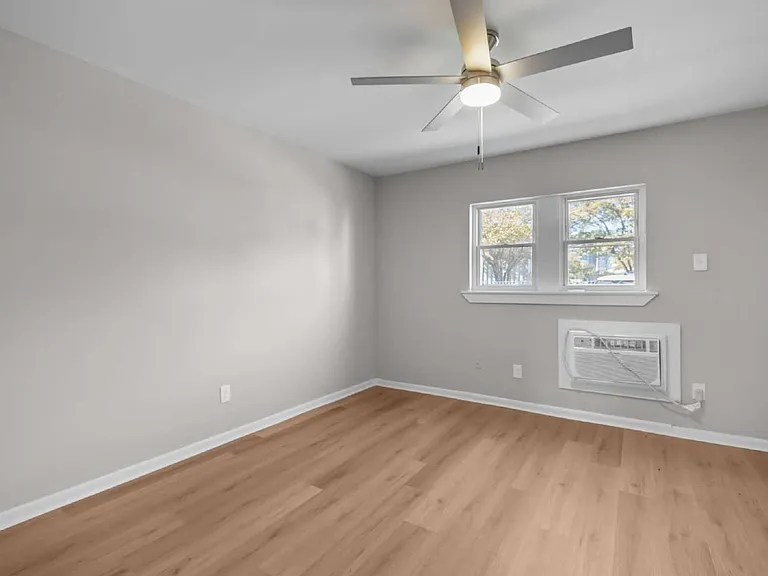 827 E Ocean View Ave #4 — Photo 9