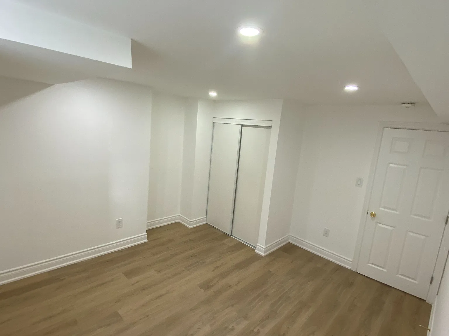 2 bed, $1,900 — Photo 4
