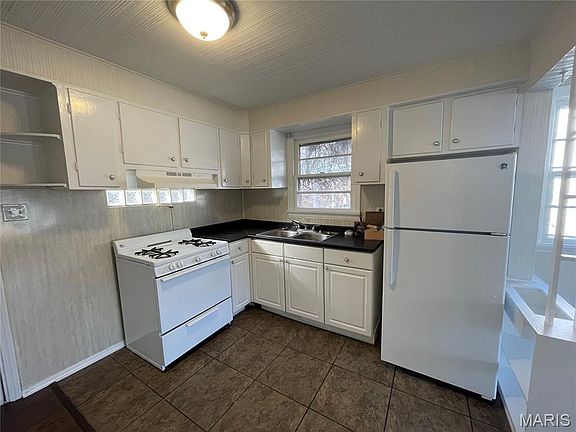 5th image of 10035 Clairmont Dr