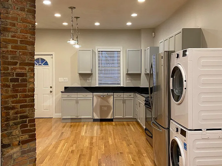 13 Brighton St #3 — Photo 4