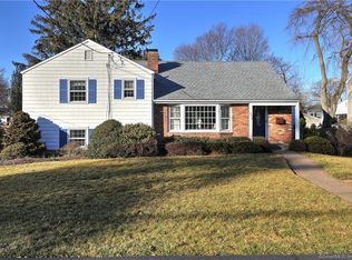 26 Maple St, Milford, CT 06460