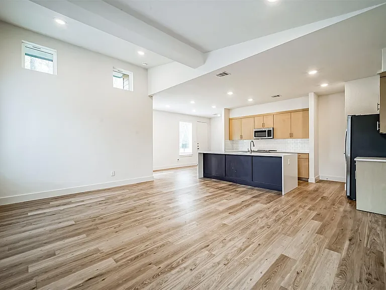 2523 Appian Way #B — Photo 12