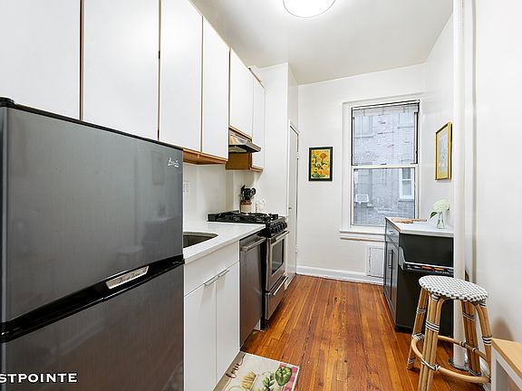 2nd image of 233 W 21st St APT 2A