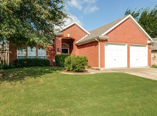 1603 Knoll Ridge Cir, Corinth, TX 76210