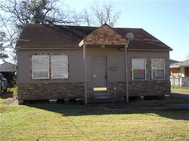 1st image of 804 Avenue F