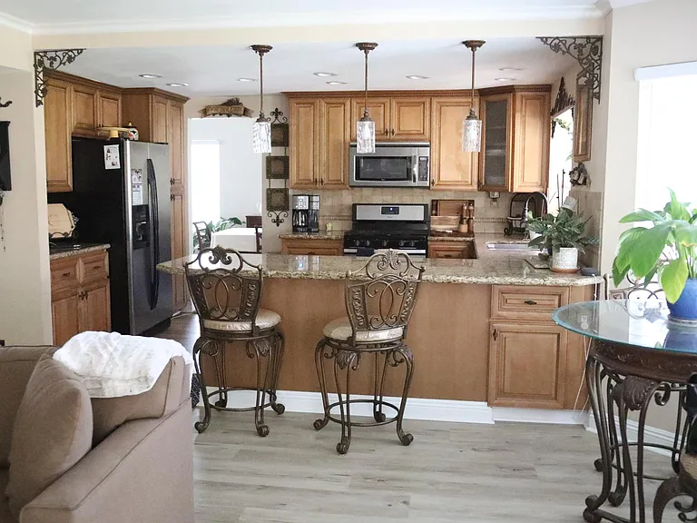 5585 Camino Poniente — Photo 10
