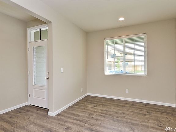 5th image of 556 Deusen Ln N
