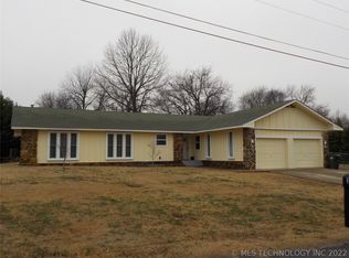 3001 Doering Ln, Muskogee, OK 74403