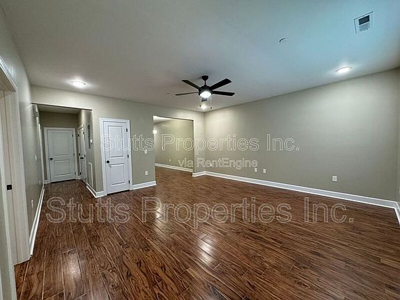 3rd image of 145 Bruin Dr #107